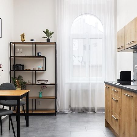 Stay2Gether City Buzz Apt - O2 Arena - Sleeps 6 Prag Exteriör bild