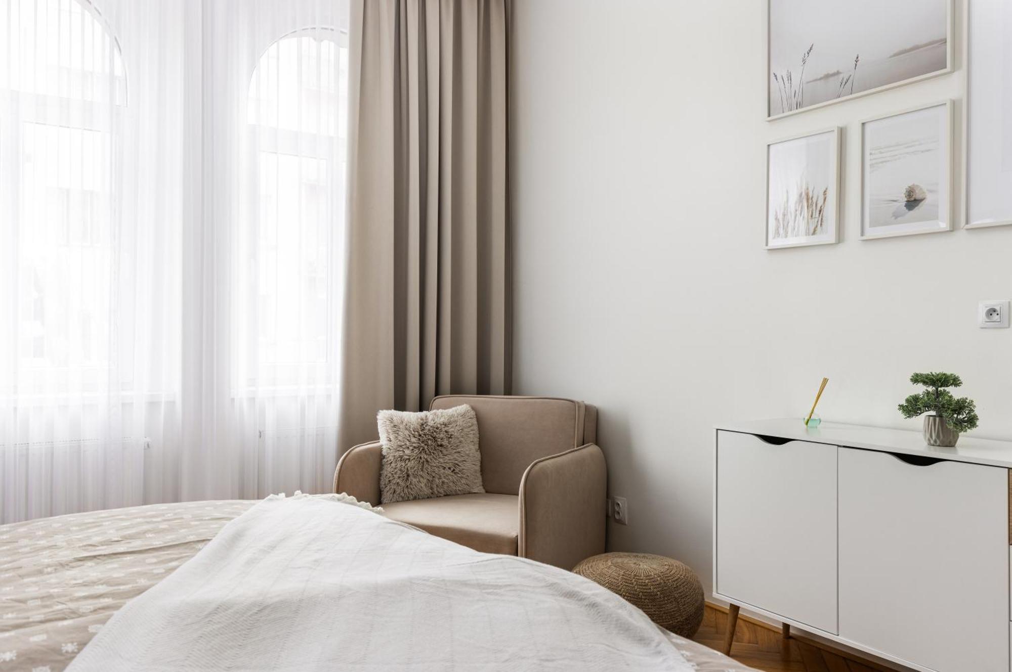 Stay2Gether City Buzz Apt - O2 Arena - Sleeps 6 Prag Exteriör bild